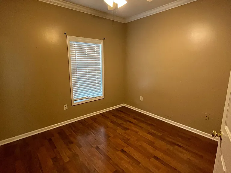 5840 Longwood Dr — Photo 2