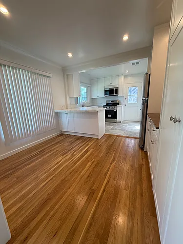 1216 E Glenoaks Blvd #1 Photo 1