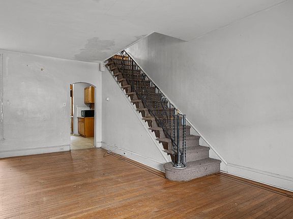 3rd image of 4318 Devereaux St