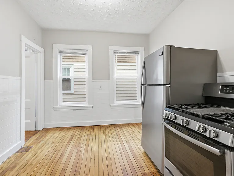 35 Oakland St #1 — Photo 18