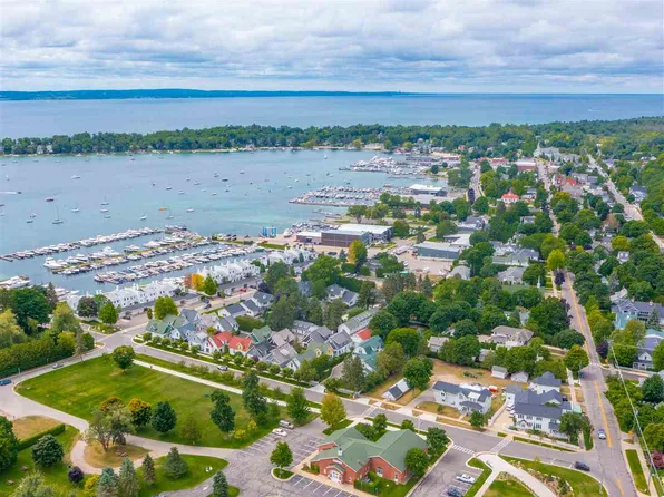 575 E Bay St Building 6, Harbor Springs, MI 49740