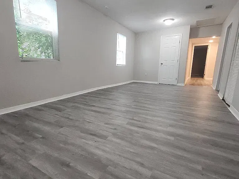4 bed, 1200 sqft, $1,950 — Photo 3