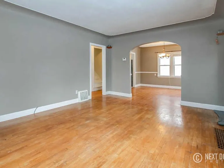 1319 Diamond Ave NE — Photo 4