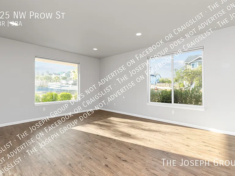 625 NW Prow St — Photo 5