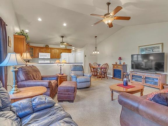 4th image of 606 Danube COURT #8