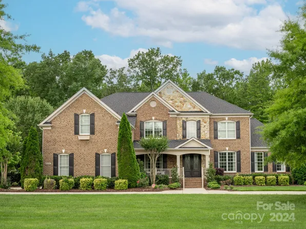 417 Running Horse Ln, Waxhaw, NC 28173
