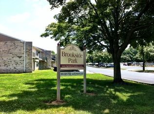 1111 Pine Grove Cir, Allentown, PA 18106