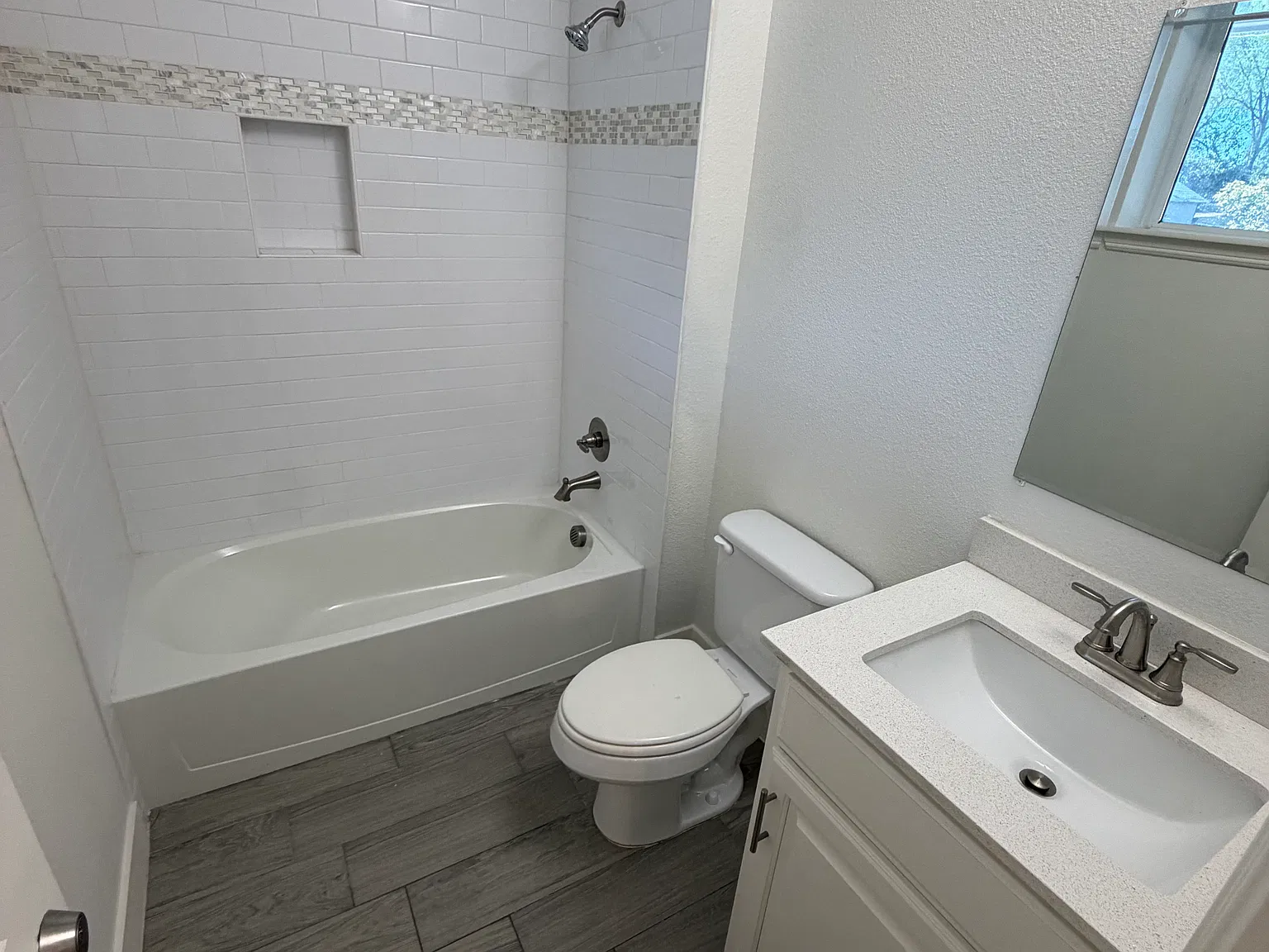 3 bed, 1470 sqft, $2,100 — Photo 4