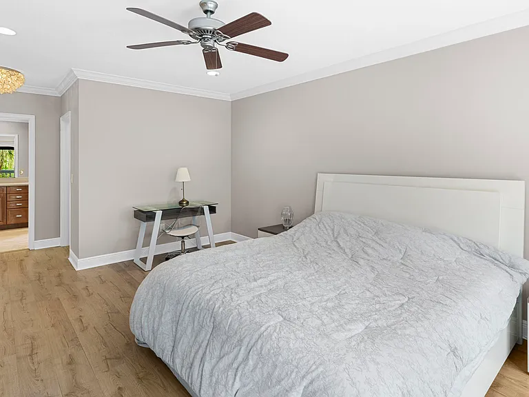 11397 Pond View Dr #E202 — Photo 23