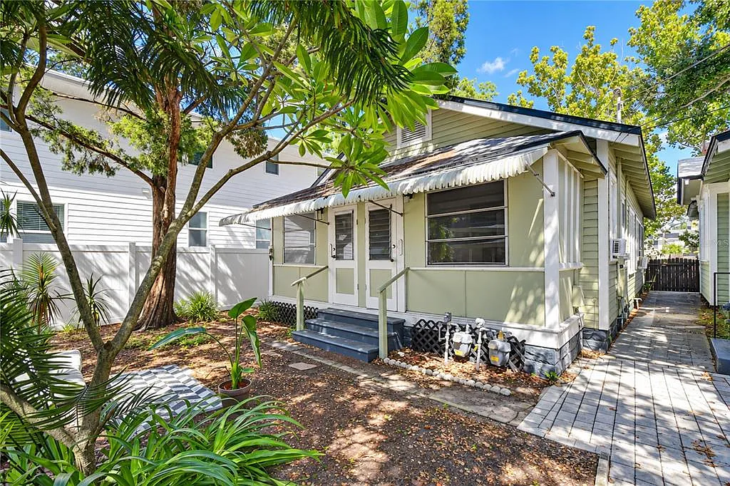 1 bed, 1.0 bath, 634 sqft, $1,600 — Photo 4
