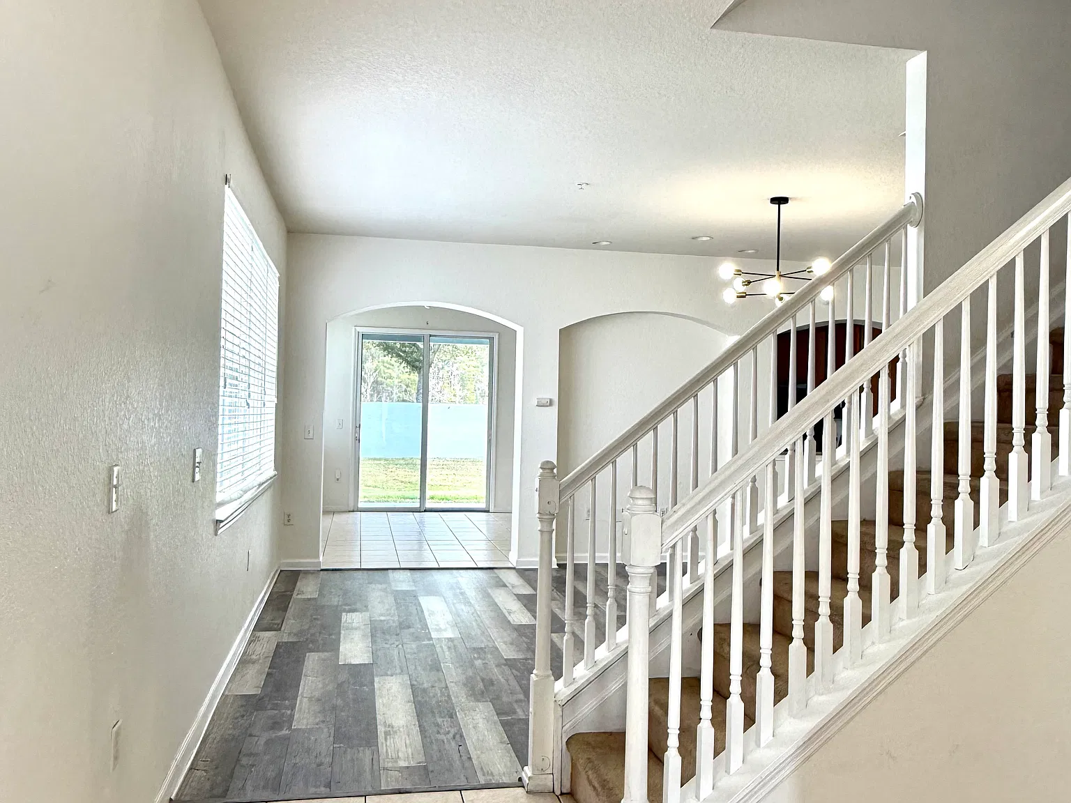 3 bed, 2.5 bath, 2086 sqft, $2,325 — Photo 4