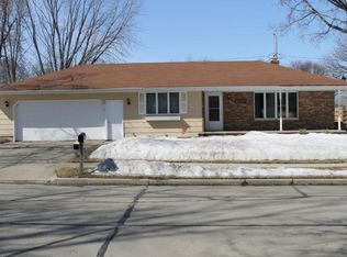 2005 Parkwood Dr, Kaukauna, WI 54130