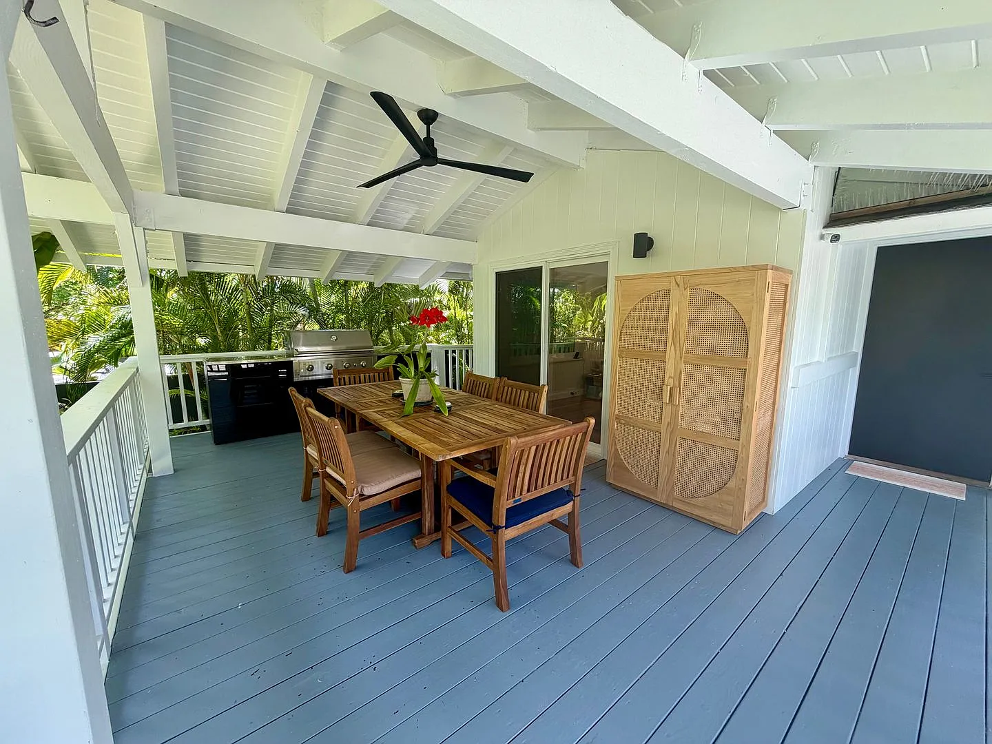 Newly Updated - Fully Furnished Lanikai Beach Oasis 3BR/2BA Home — Photo 2