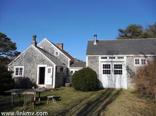 16 Old Nursery Ln, Chilmark, MA 02535
