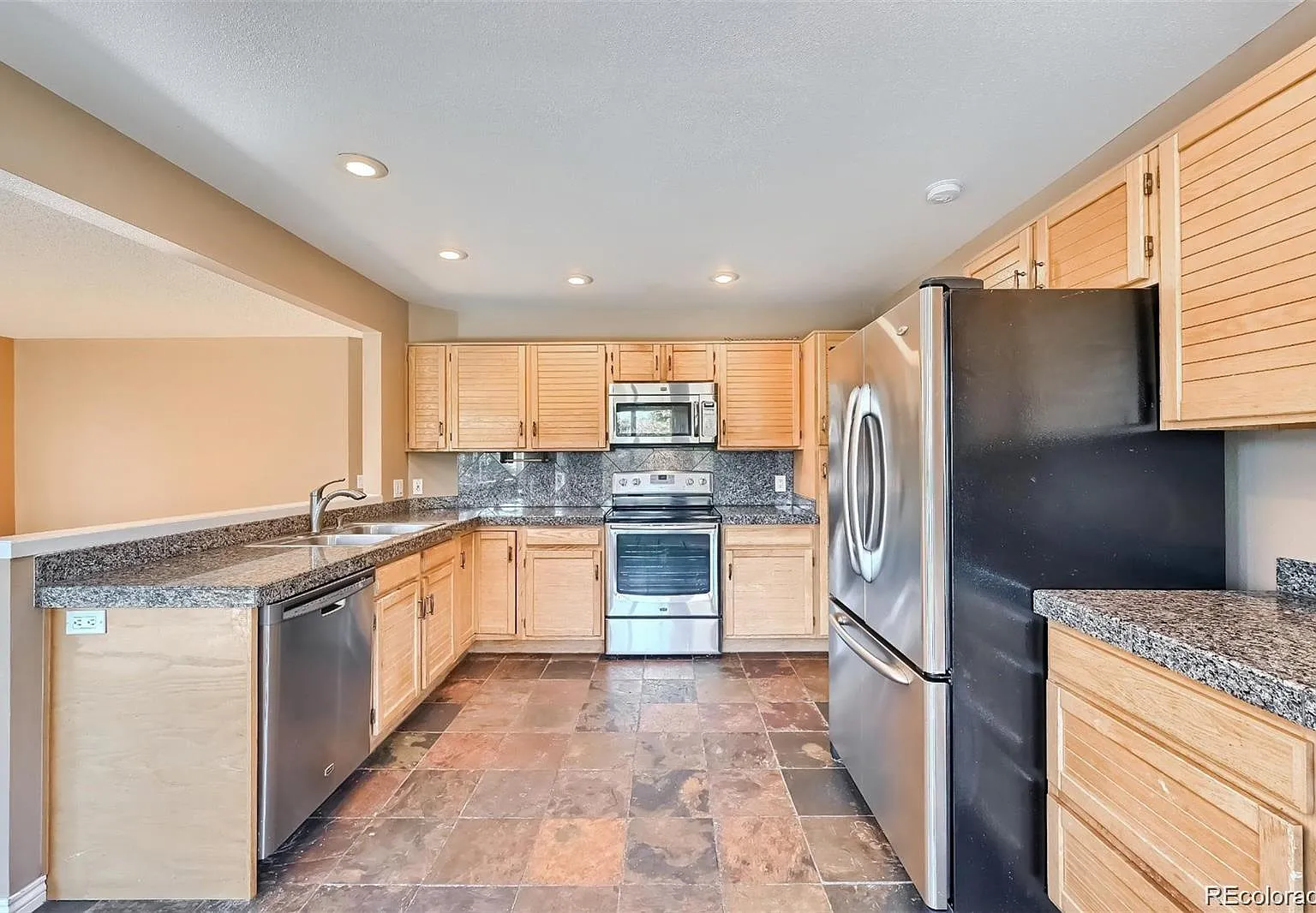 3 bed, 3.5 bath, 2310 sqft, $3,150 — Photo 1