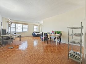 400 E 54th St