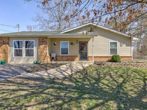 6510 Deerwood Dr, Cedar Hill, MO 63016