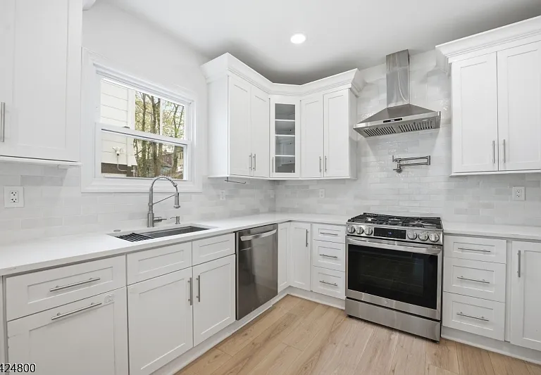 40 Edgewood Rd — Photo 8