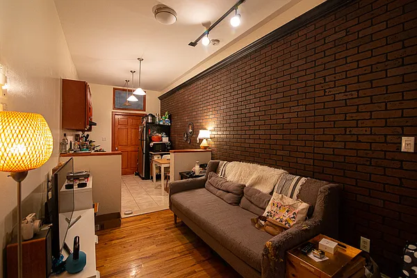Rented by Isaac Silberstein, LREB | media 1