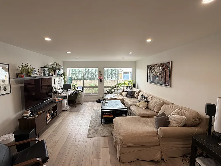 2318 Fox Hills Dr #103 — Photo 4