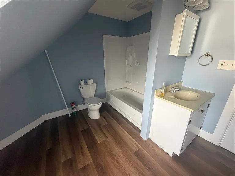 430 Cohannet St #3 — Photo 10
