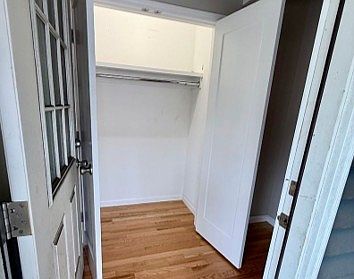5th image of 209 N Meadow St