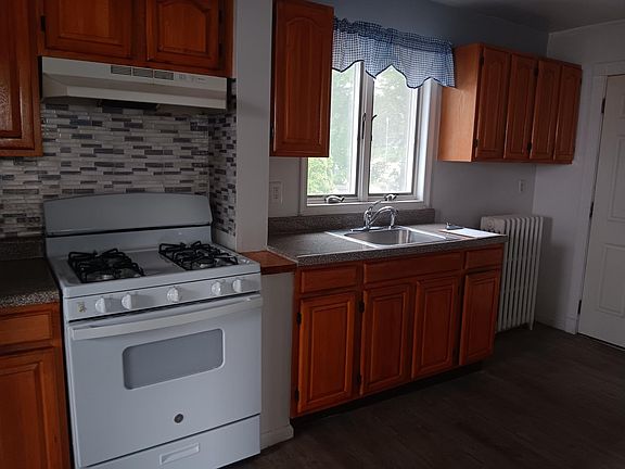 5th image of 117 Caroline St Floor 2
