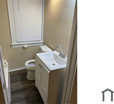 4th image of 15 E Rockwood St #1