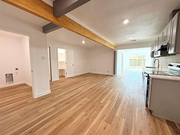 5th image of 3206 Avenue K