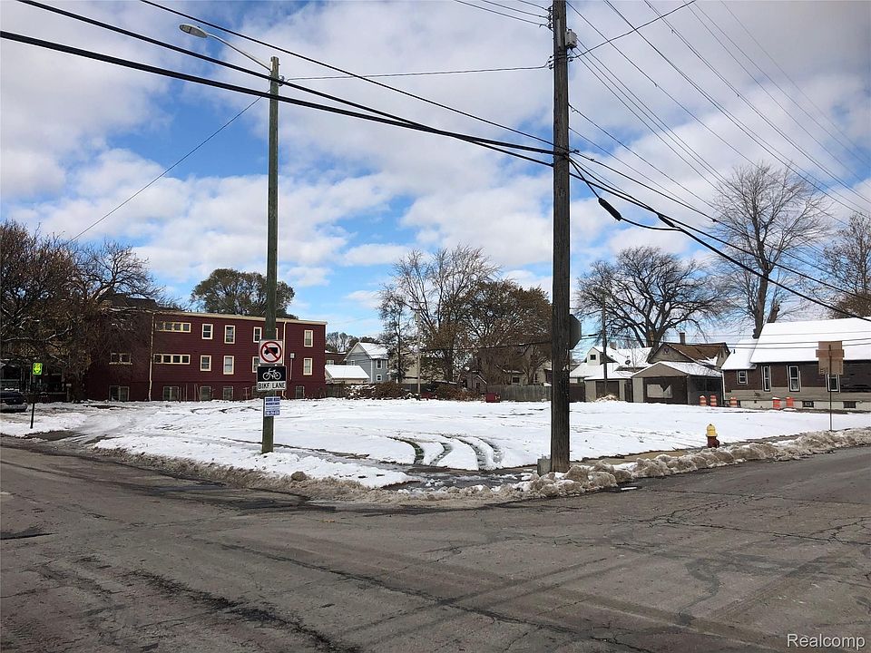 1st image of 346 W Grand Blvd