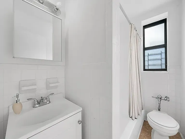 2181 Ryer Ave #1S — Photo 6