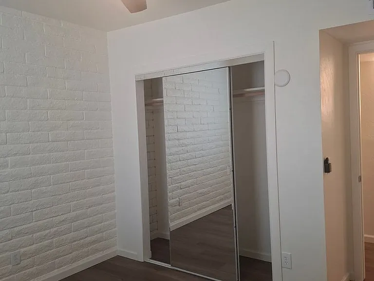 Taylor Heights Apartments — Photo 24