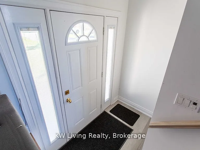 702 Lake Dr S — Photo 36