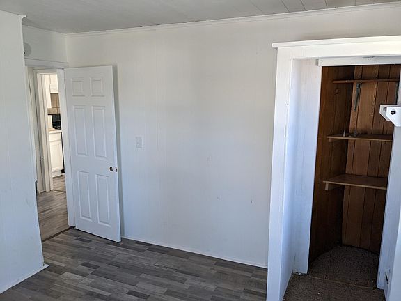 5th image of 520 Oak St Floor 2