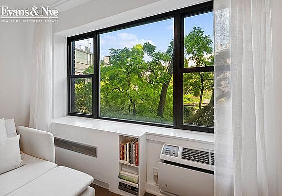 3rd image of 838 Greenwich St APT 3A