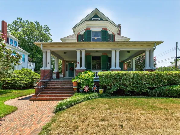 4 Tazewell Ave, Cape Charles, VA 23310
