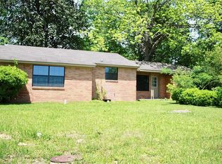 1210 W Dogwood St, Woodville, TX 75979