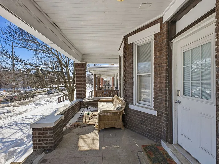 2209 Summit St — Photo 12
