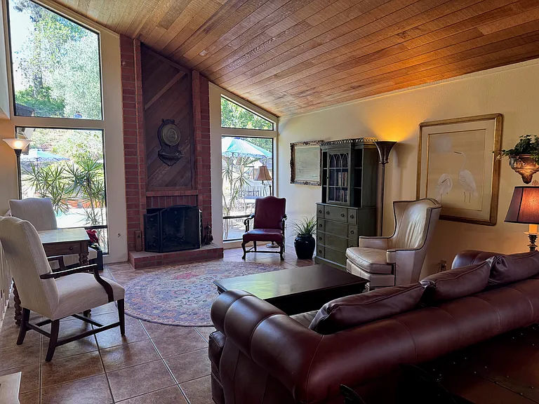 4576 Sherlock Ct — Photo 7