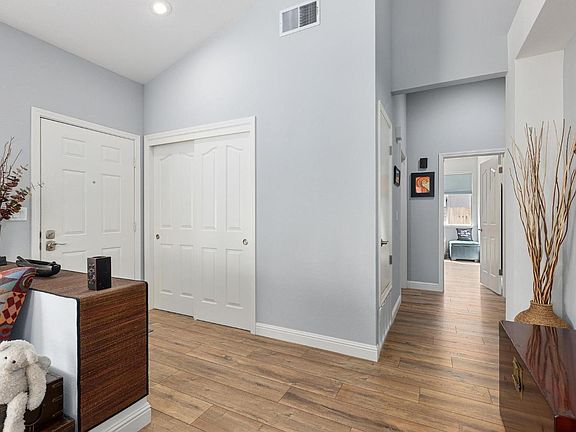 5th image of 136 Bantry Drive