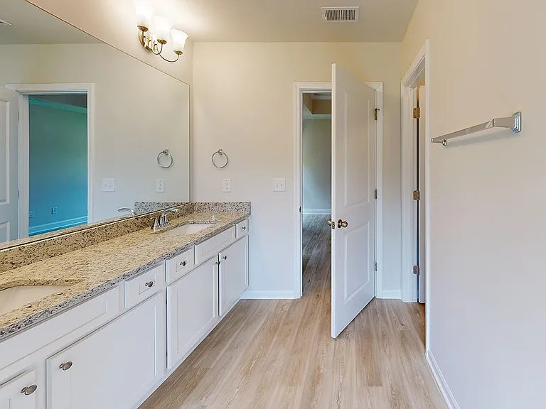 Quinn Residences at McCart Landing — Photo 15