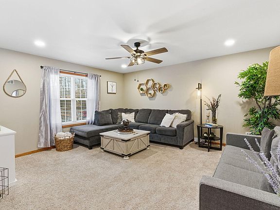 4th image of 2726 N Goldring Rd