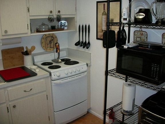 5th image of 2977 Ashley Dr W APT A