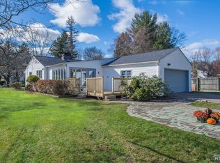 2 Foothill Dr, Kinnelon, NJ 07405