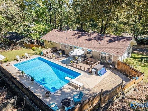 4th image of 1810 Becky Ln