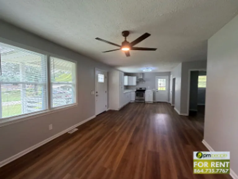 119 Welborn Cir — Photo 4