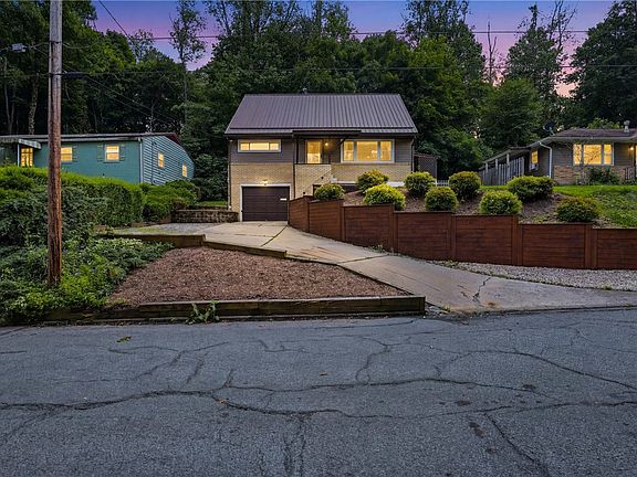 2nd image of 523 Bluff St