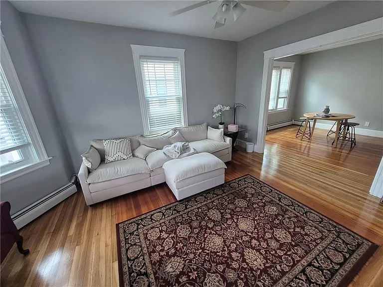 76 Pembroke Ave #ROOM — Photo 5