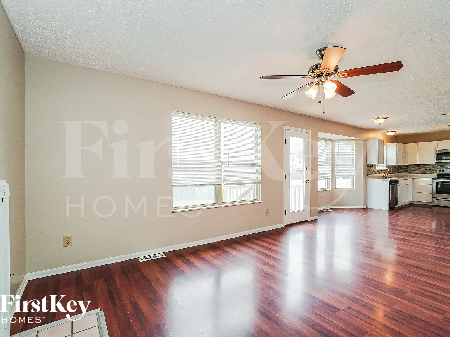 3 bed, 2.5 bath, 1490 sqft, $2,105 — Photo 4
