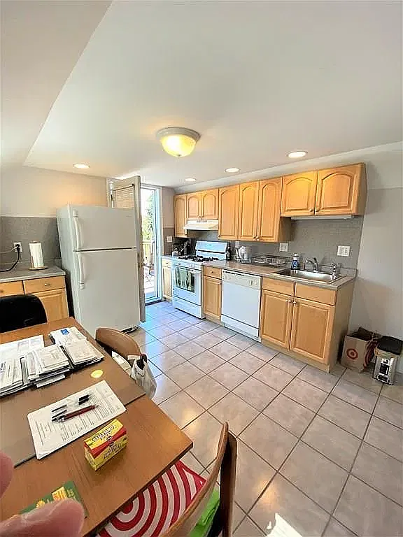 1 bed, 618 sqft, $1,975 — Photo 3